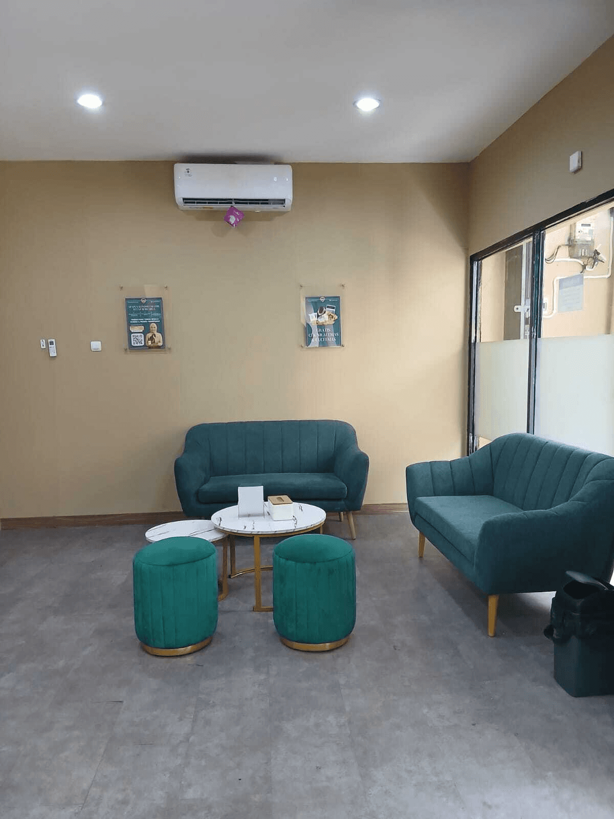 Ruang tunggu yang premium dan modern